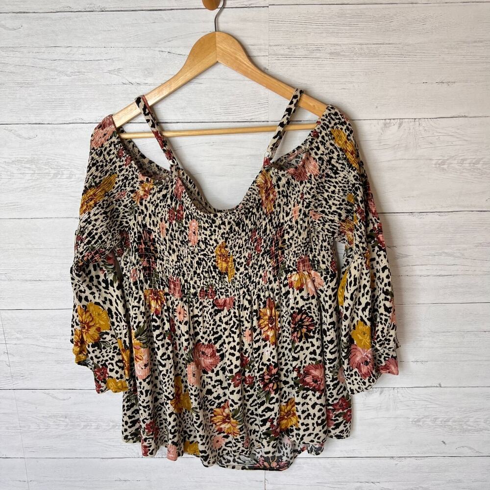 Torrid Blouse Womens Size 2 Babydoll Crinkle Gauze Smocked Leopard Floral Flirty - Picture 10 of 16